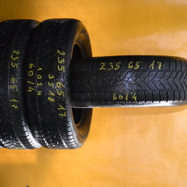 Használt Téli Dunlop Winter Sport 5 (R2) gumiabroncs (235 / 65 / R17)